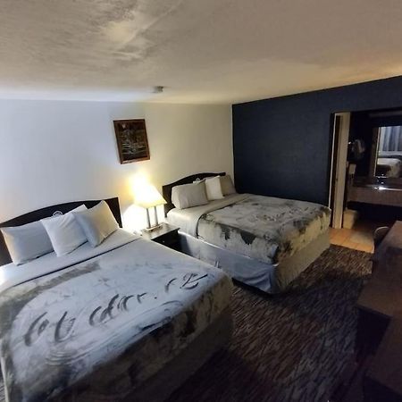 Hotel 2 Queen Beds Hotel Room 126 Wi-Fi Booking 斯蒂尔沃特 外观 照片