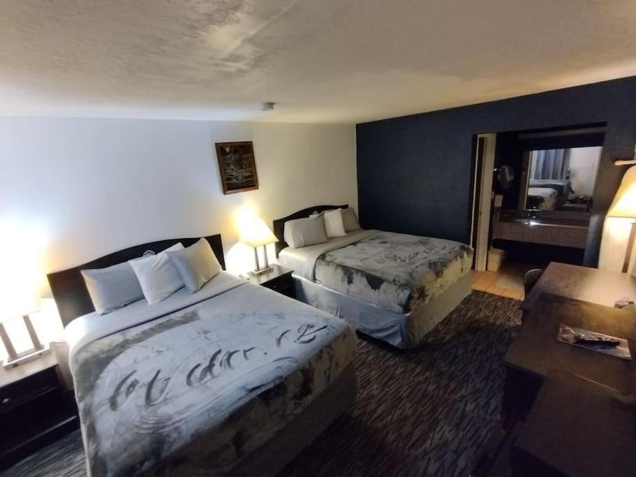 Hotel 2 Queen Beds Hotel Room 126 Wi-Fi Booking 斯蒂尔沃特 外观 照片